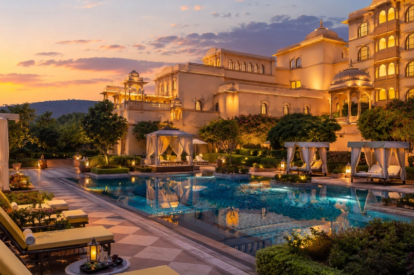 Best luxury hotels and palace resorts in Jaipur Rajasthan for couples families and foreign travellers