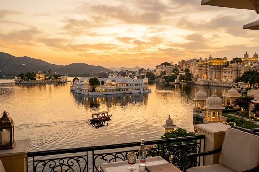 Best Luxury Hotels in Udaipur Best luxury hotels in Udaipur with Lake Pichola views palace hotels private pools and resorts
